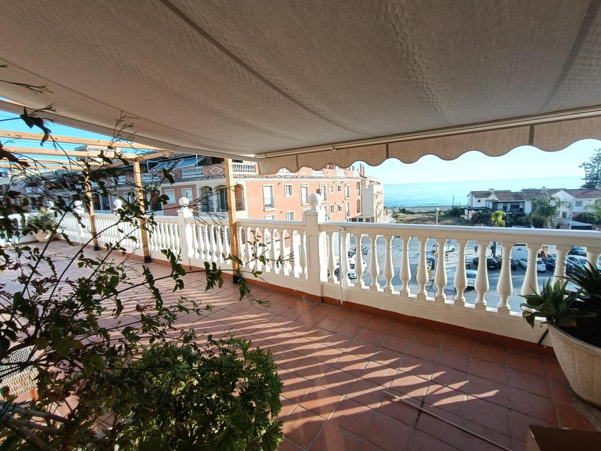Lovely Penthouse In Front Of The Beach With Free Parking Малага Экстерьер фото